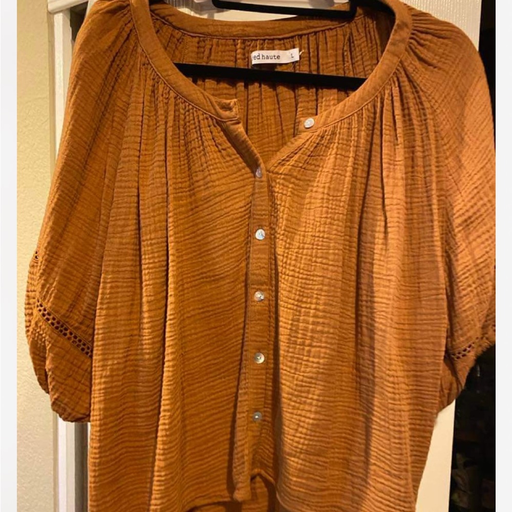 NWOT Haute Button Down 3/4 Ballon Sleeve Size Large